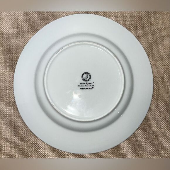 Lot of (2) PETER RABBIT WEDGWOOD Mr McGregor's Garden + sick in bed w/ mother - Picture 3 of 7